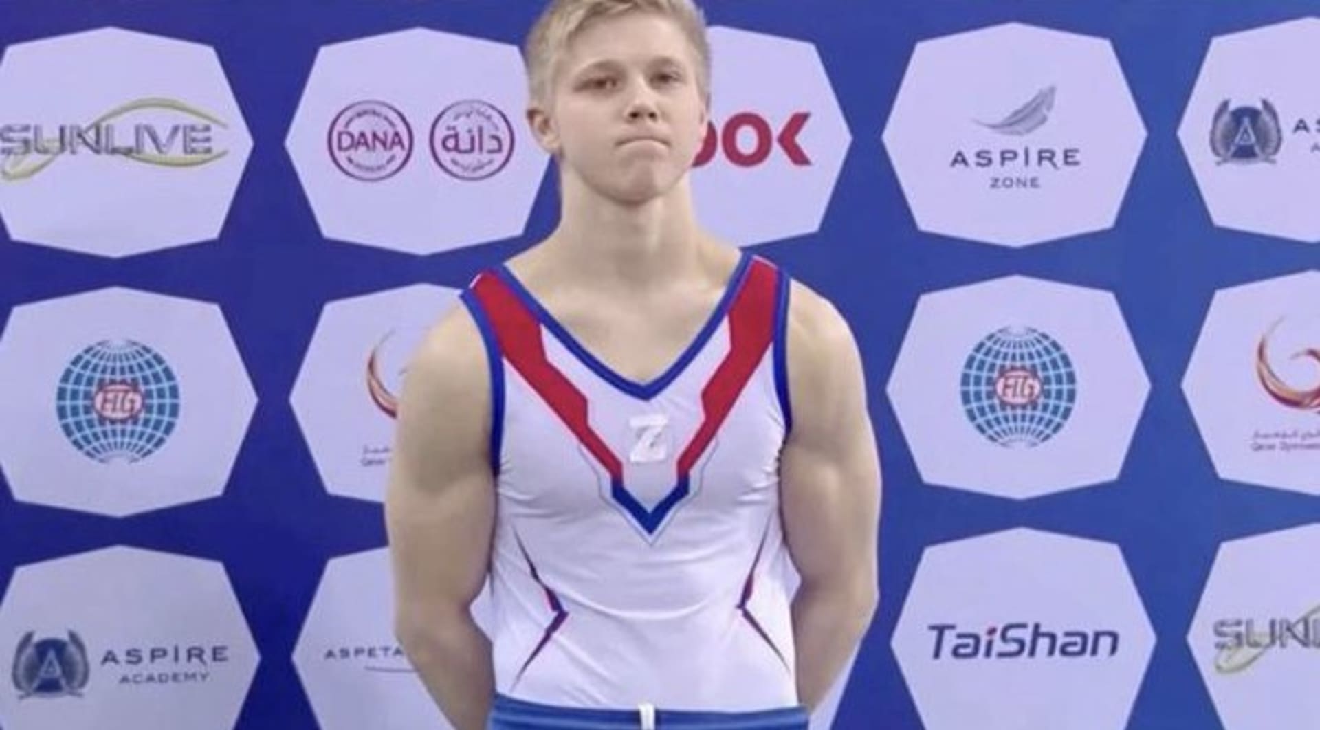 Ruský gymnasta s nenávistným symbolem ničeho nelituje 1