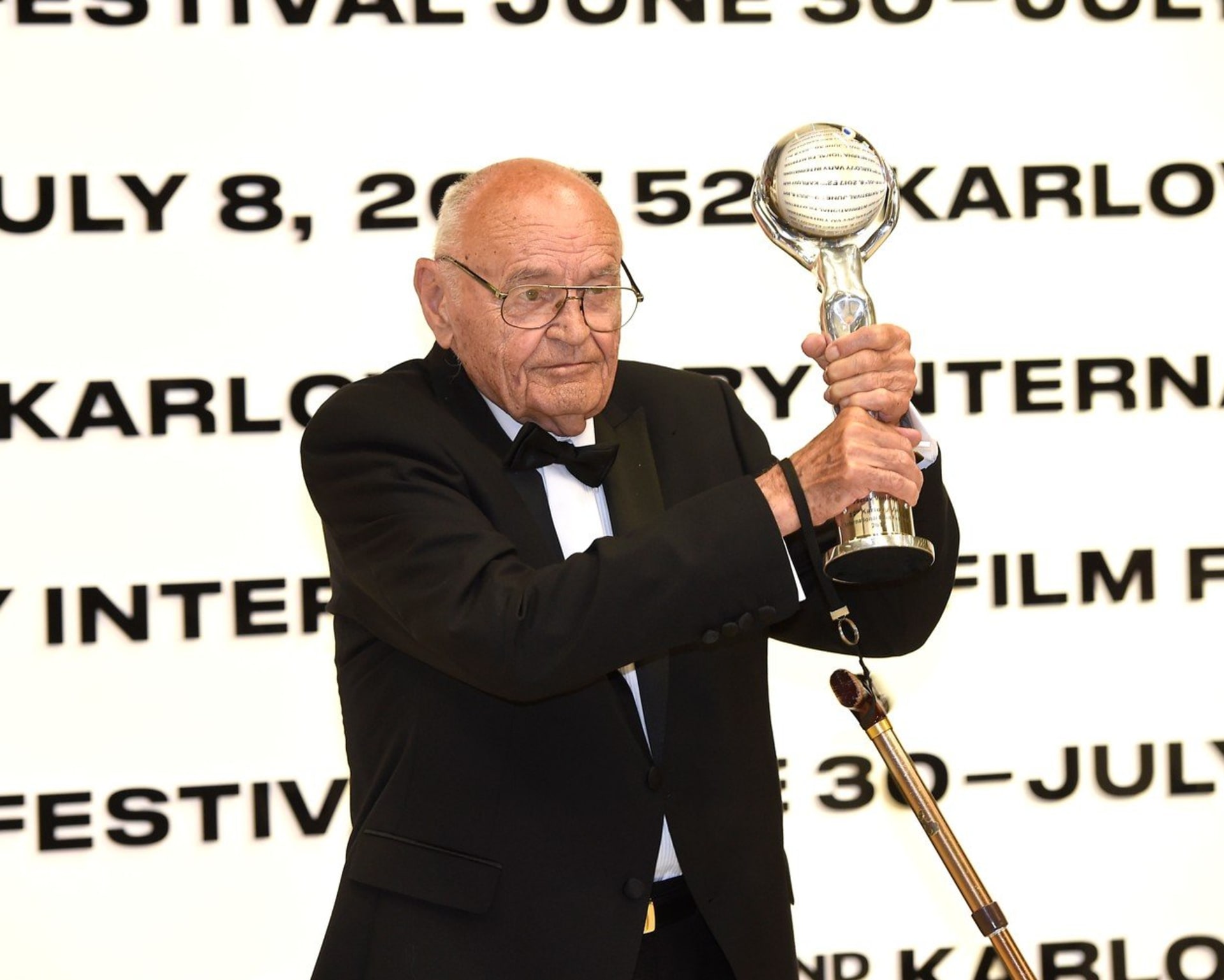 V roce 2017 získal v Karlových Varech cenu za celoživotní přínos českému filmu.