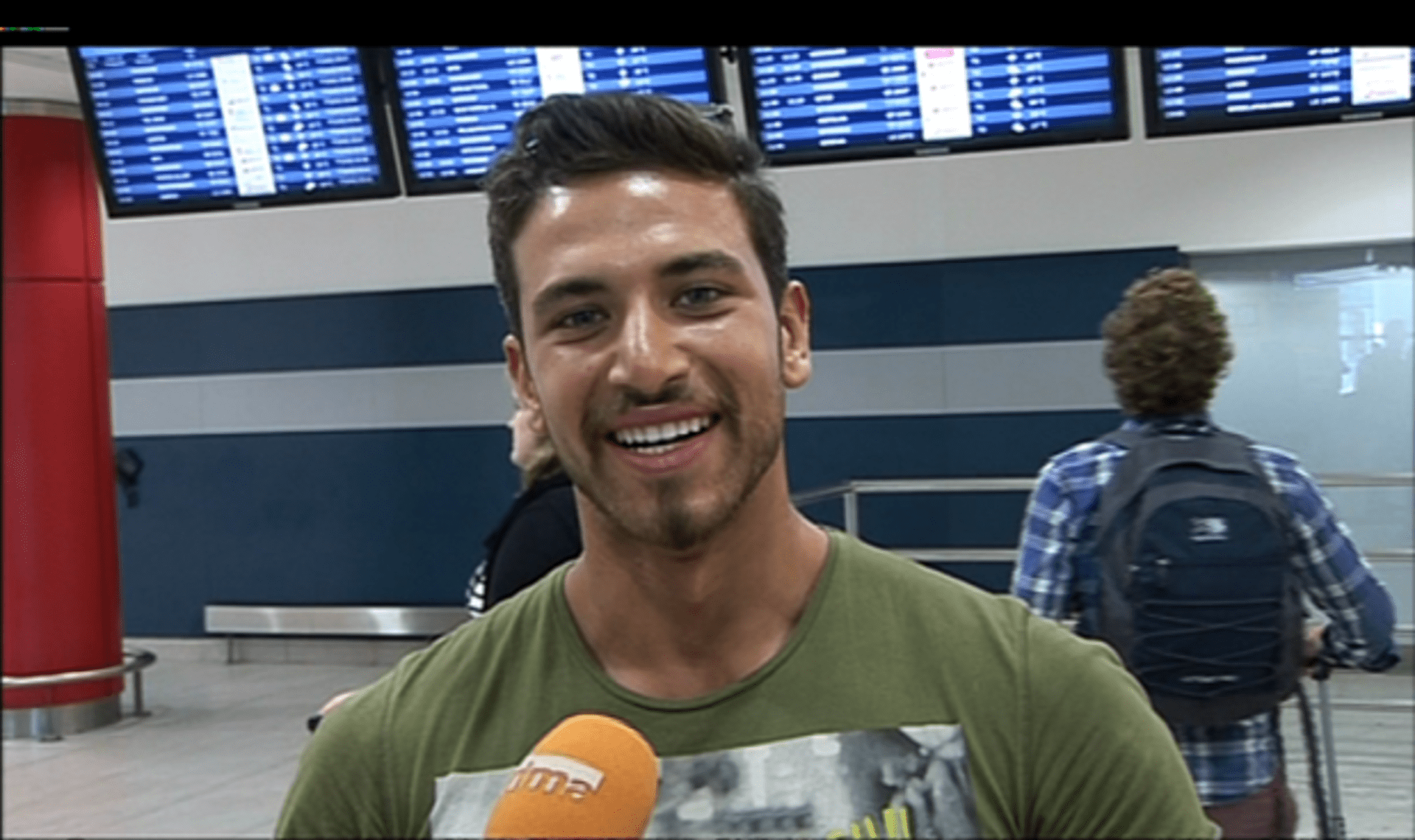 Video VIP zprávy: Nejkrásnější muž planety přicestoval do Čech