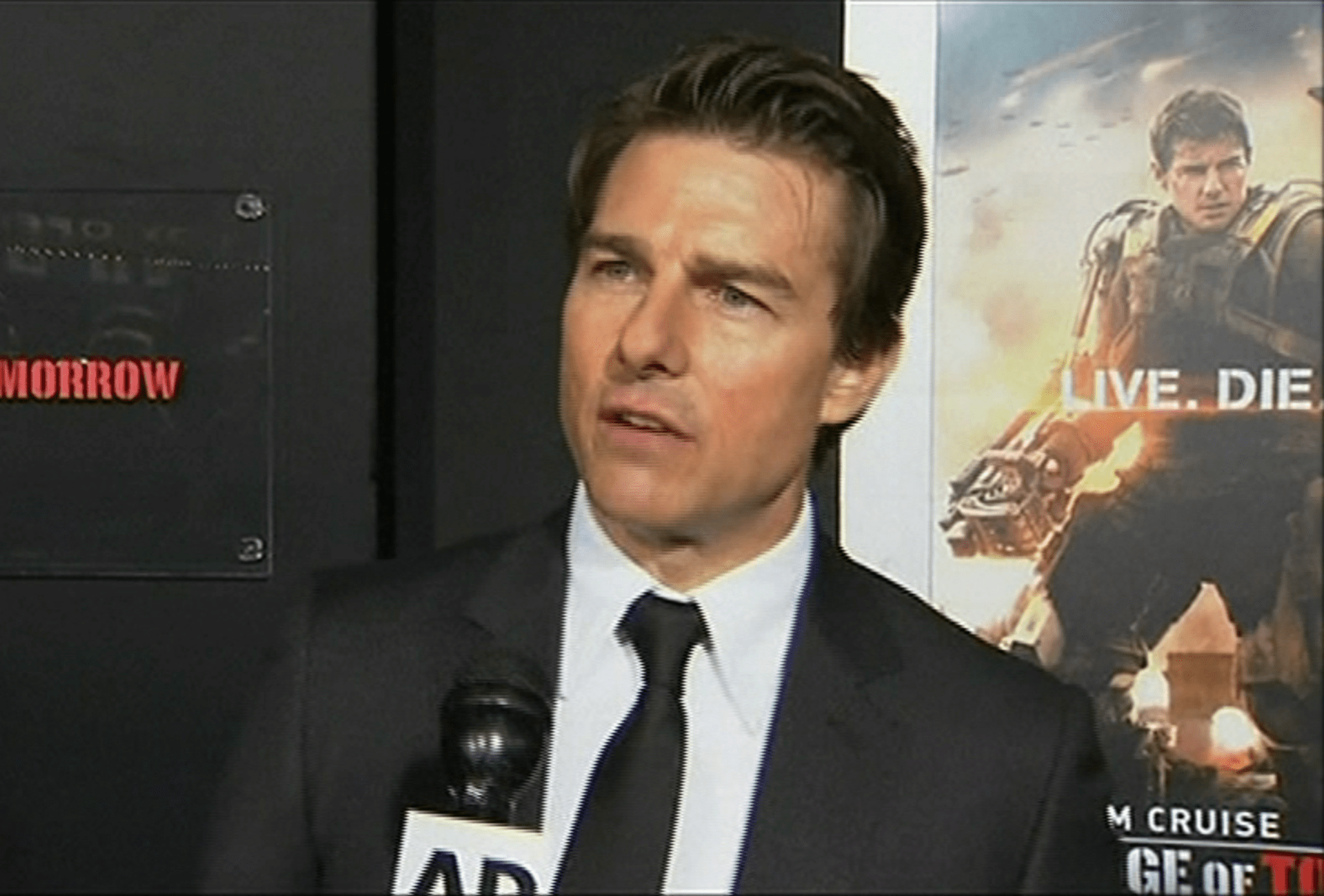Video VIP zprávy: Tom Cruise trhnul rekord - tři premiéry v jednom dni!