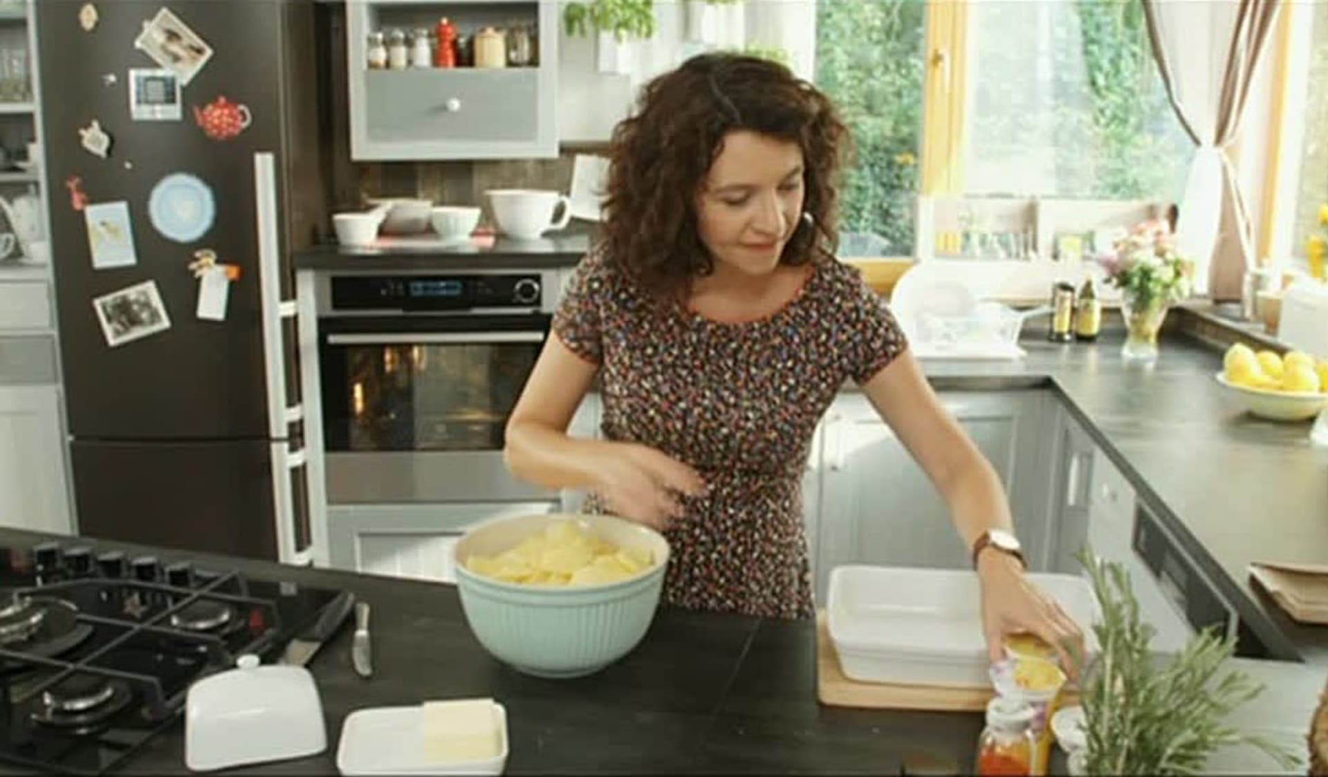 Video VIP zprávy: Kuchařka Karolína není sice profesionálka, ale vaří fantasticky - podle starých receptů!