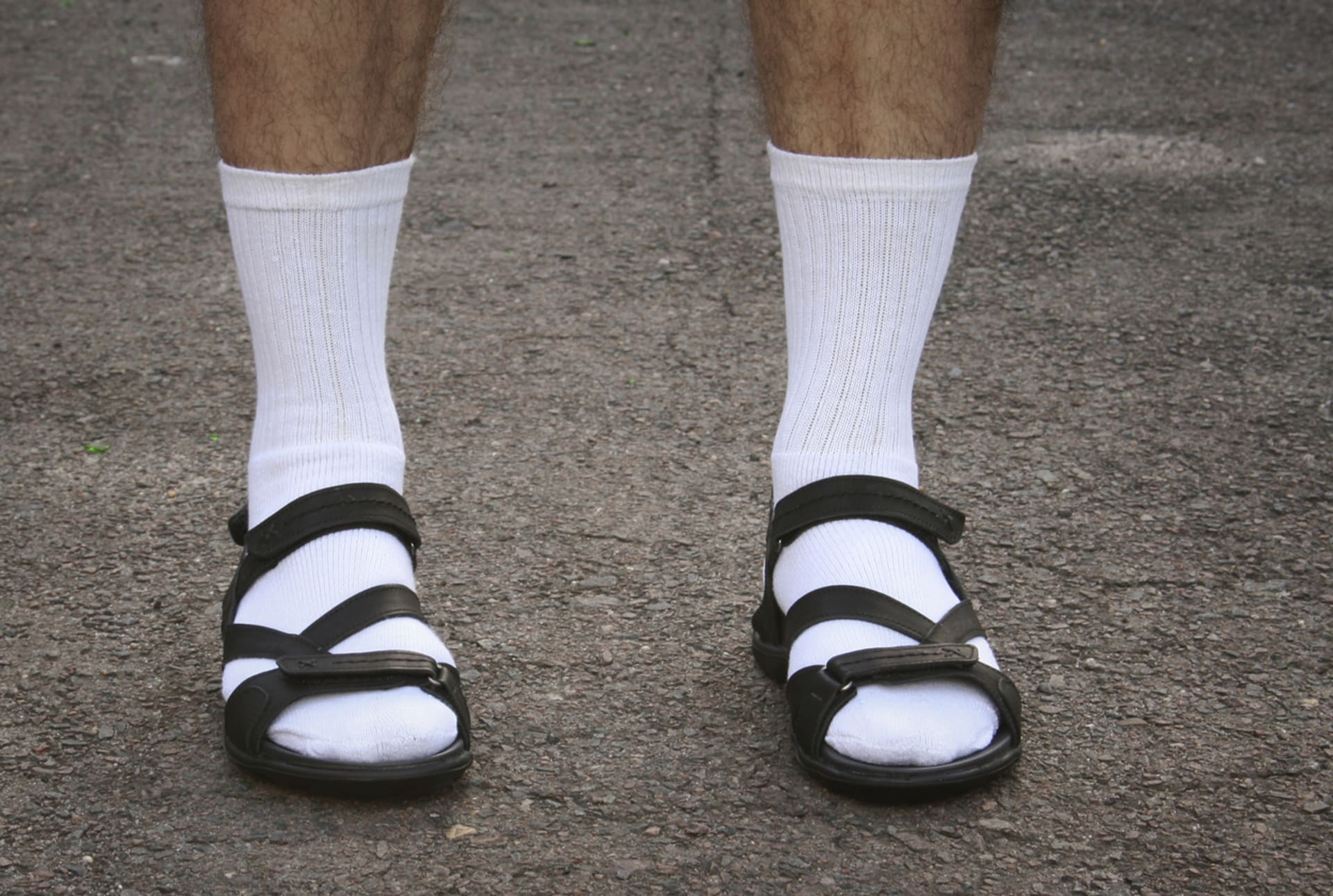 Ponožky v sandálech 1