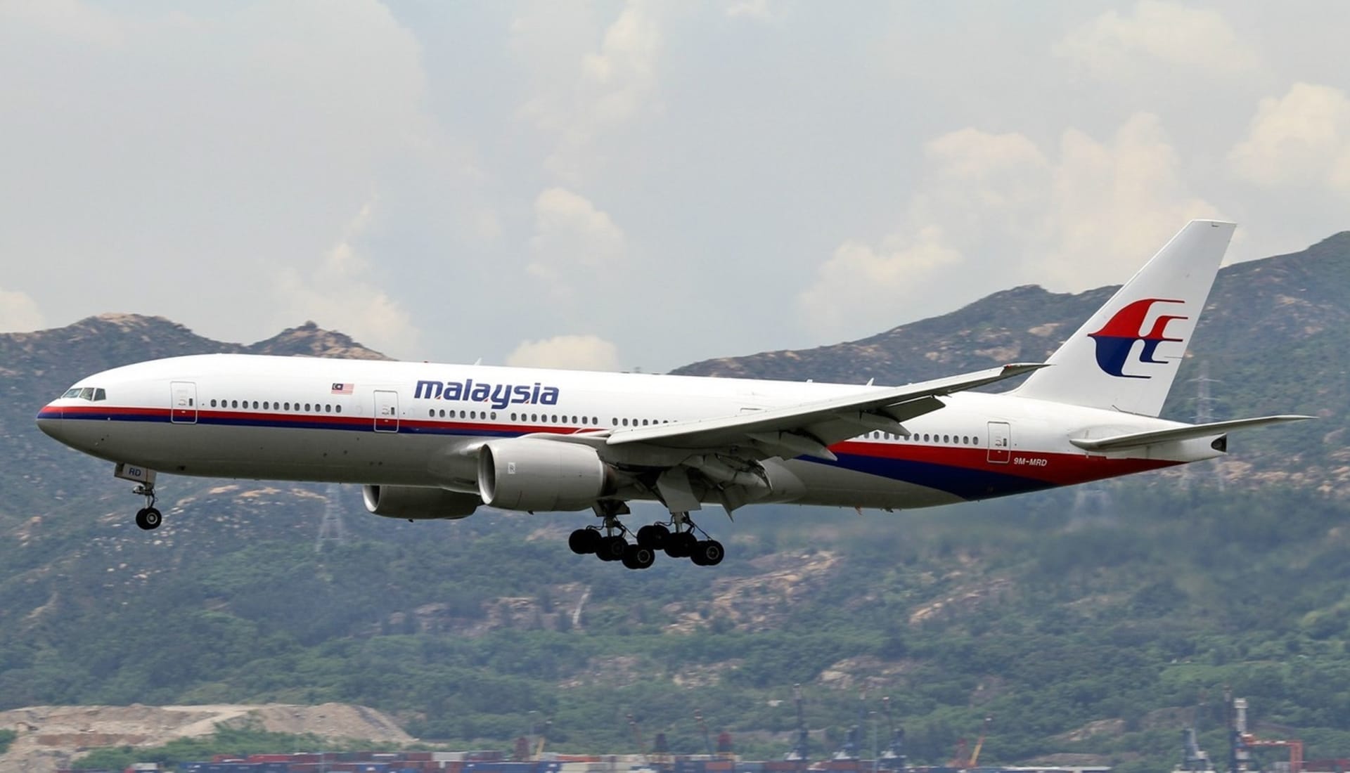 Malajsijské letadlo bylo sestřeleno nad Ukrajinou, 108 z 280 cestujících byli vědci cestující na konferenci.