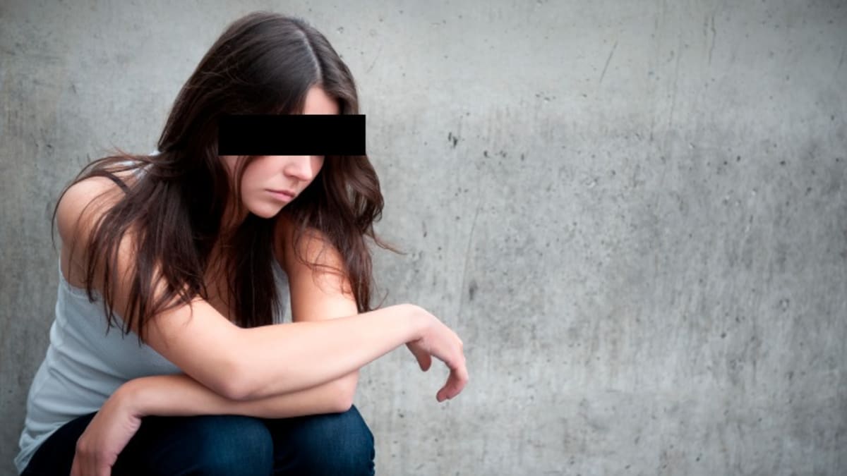 Třináctiletá dívka potratila za příšerných podmínek