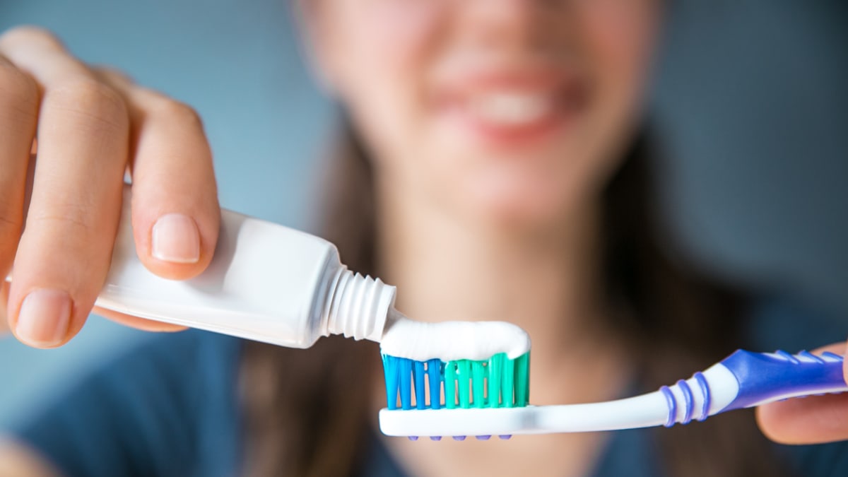 Proč byste si měli čistit zuby už před snídaní? 1