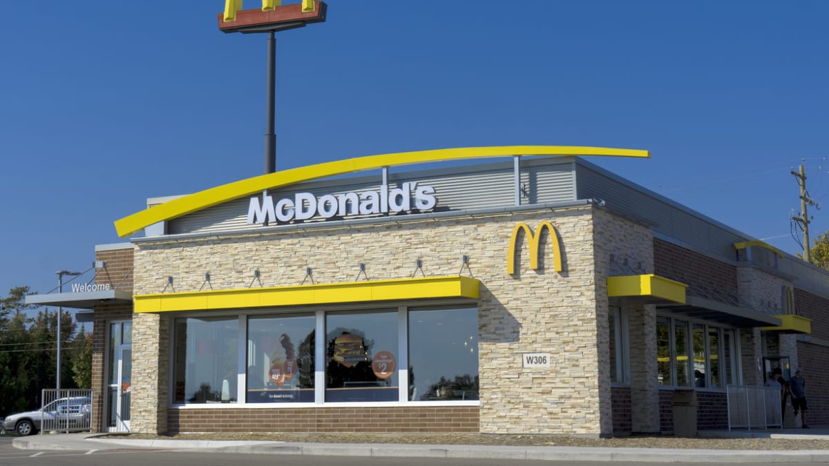 Střelba v McDonaldu kvůli studeným hranolkám?