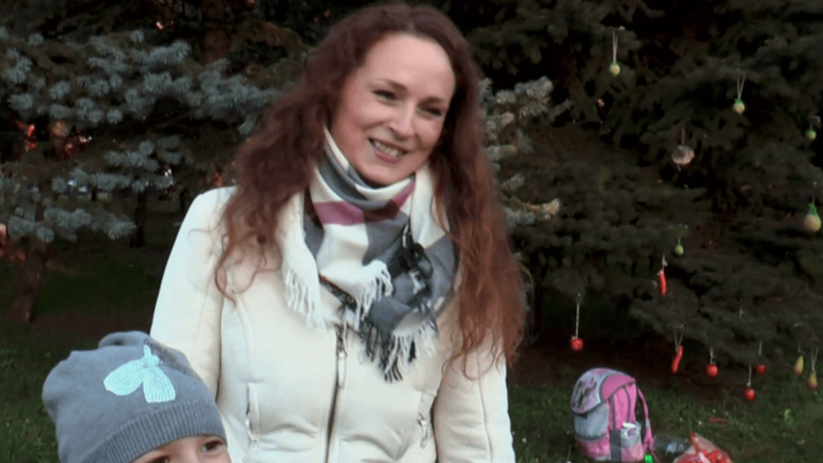 Markéta Hrubešová s dcerou Christel přinesly dobroty zvířátkům