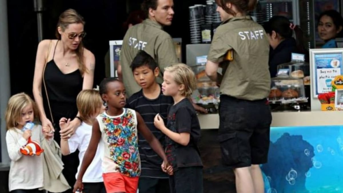 Angelina Jolie a Brad Pitt nedají na svých šest dětí dopustit