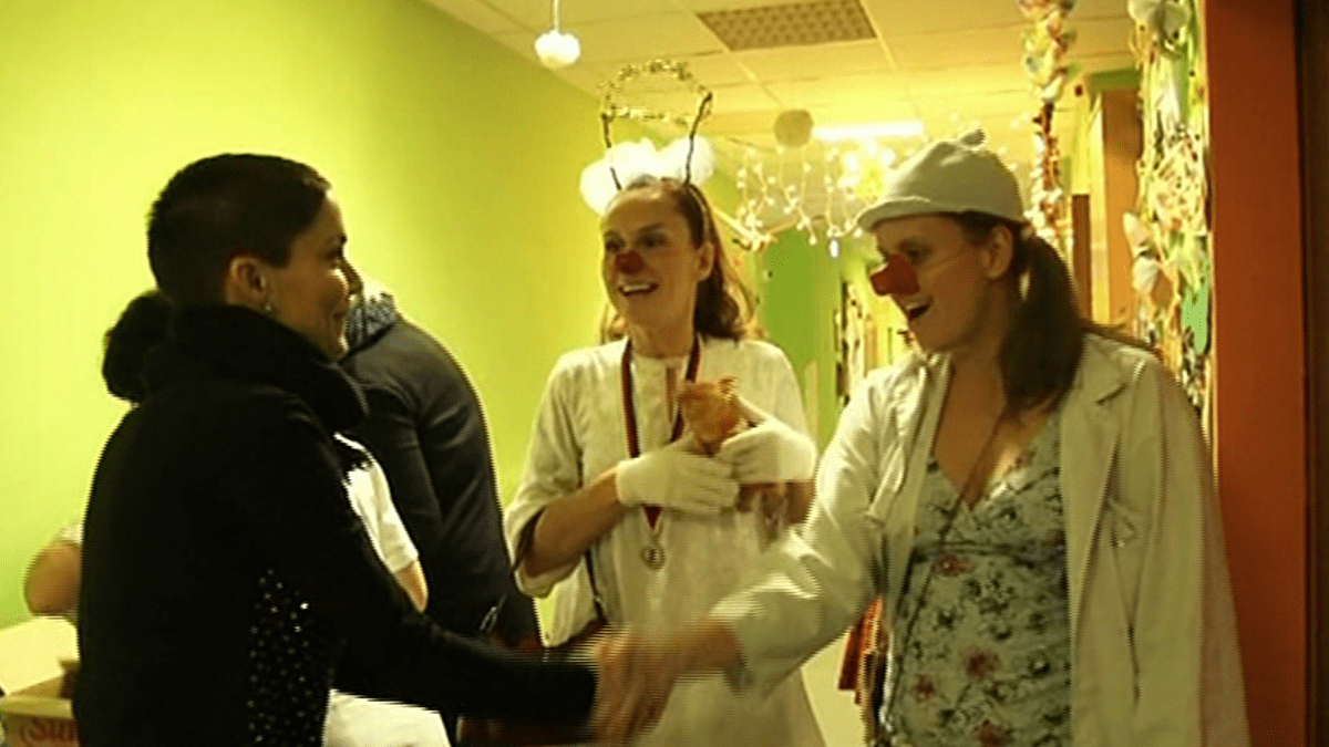 Video VIP zprávy: Vlaďka Erbová s Tomášem Řepkou dělali Ježíška v nemocnici