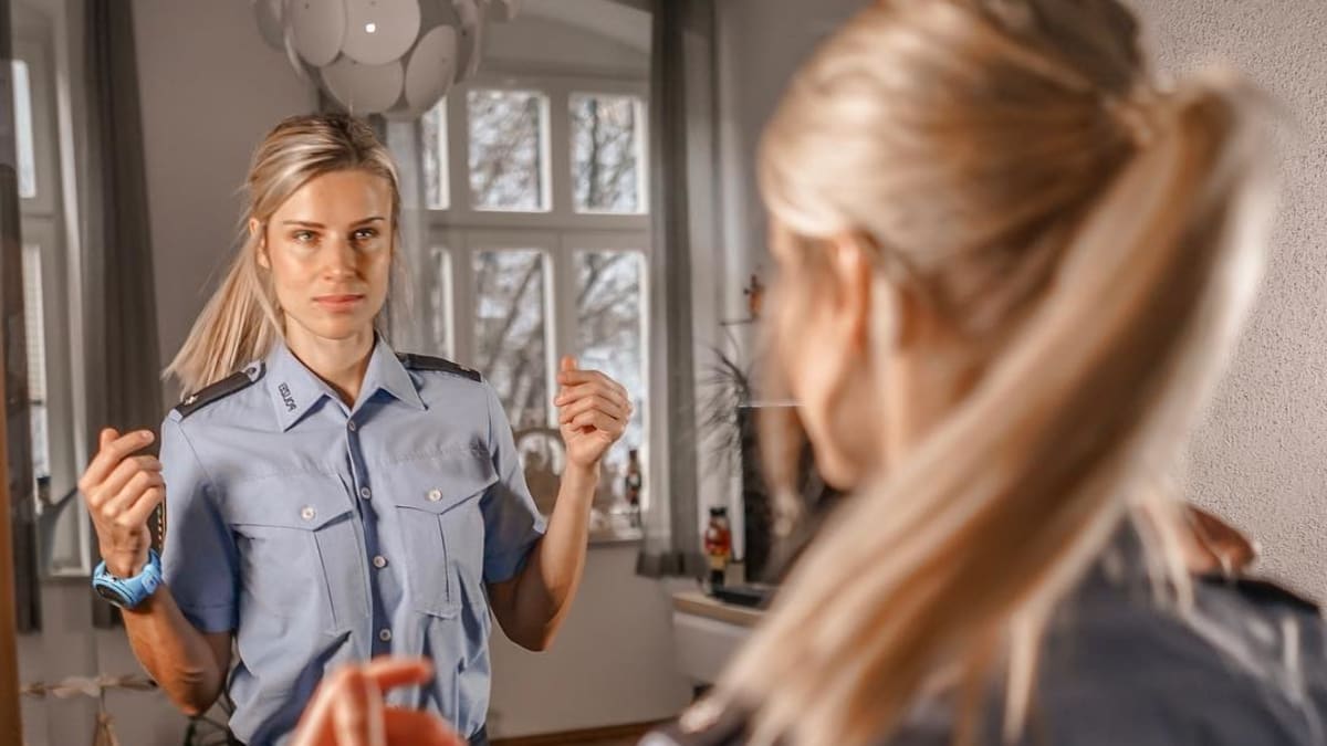 Adrienne Koleszár - Žhavá policistka z Německa 8