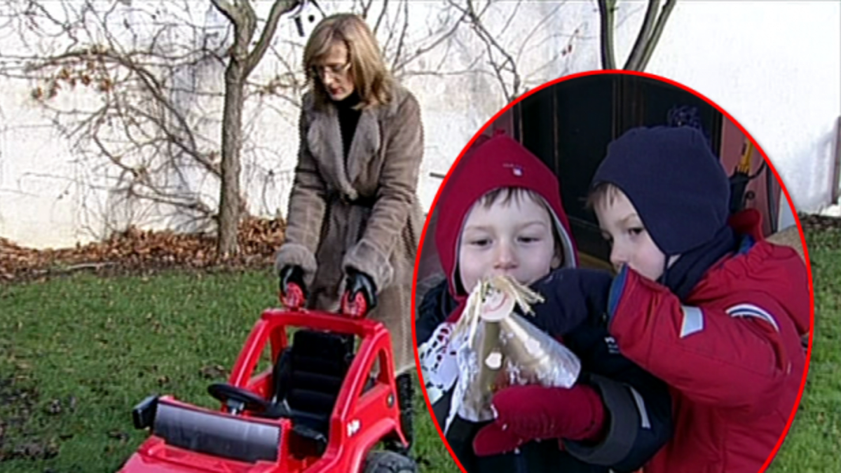 Video VIP zprávy: Moderátorka Štěpánka Duchková se octla pod palbou - její dvojčata totiž dostala k Vánocům pistolky!