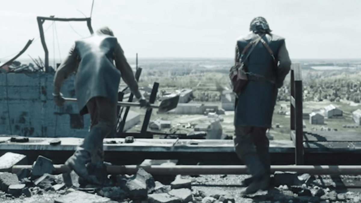 Video srovnávající seriál Černobyl s realitou