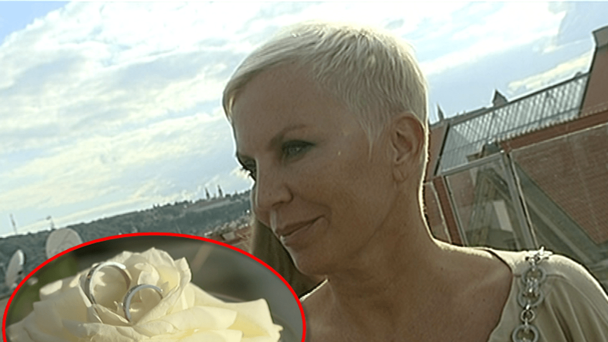 Video VIP zprávy: Kateřina Kornová má novou profesi - oddává snoubence