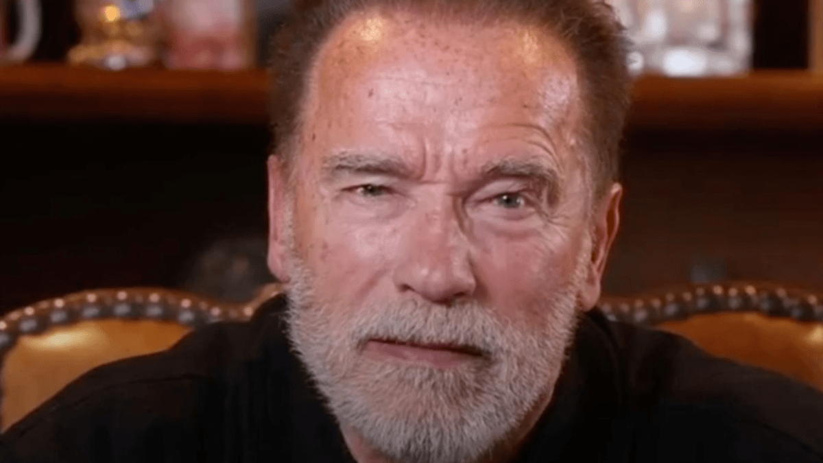 Arnold Schwarzenegger se jako gentleman při natáčení filmu Konec světa nechoval.
