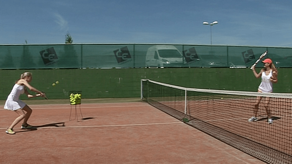 Video VIP zprávy: Podívejte se, jak naše miss hrají tenis