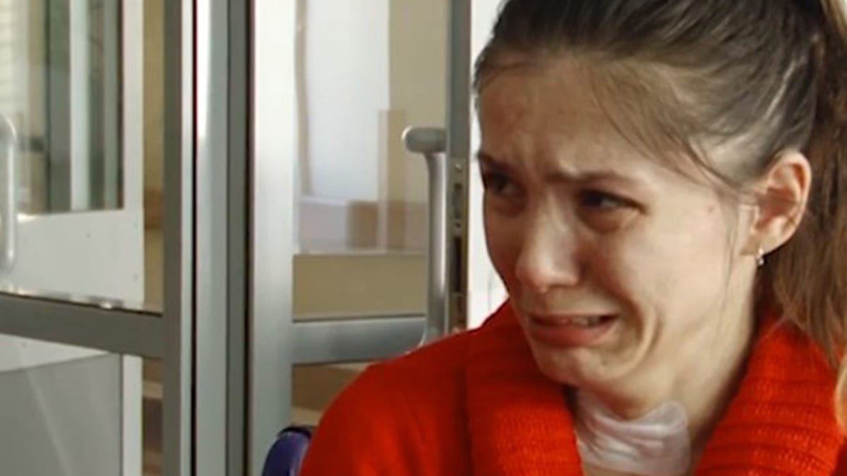 29letá Veronika Mescheryaková brečí, když se dovídá, že ji opustil manžel.