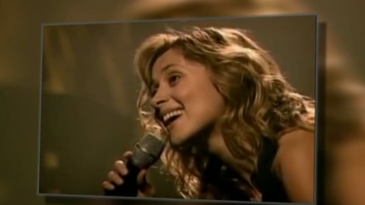 Video VIP zprávy: Zpěvačka Lara Fabian, kterou přirovnávají ke kanadské zpěvačce Céline Dion míří do Prahy