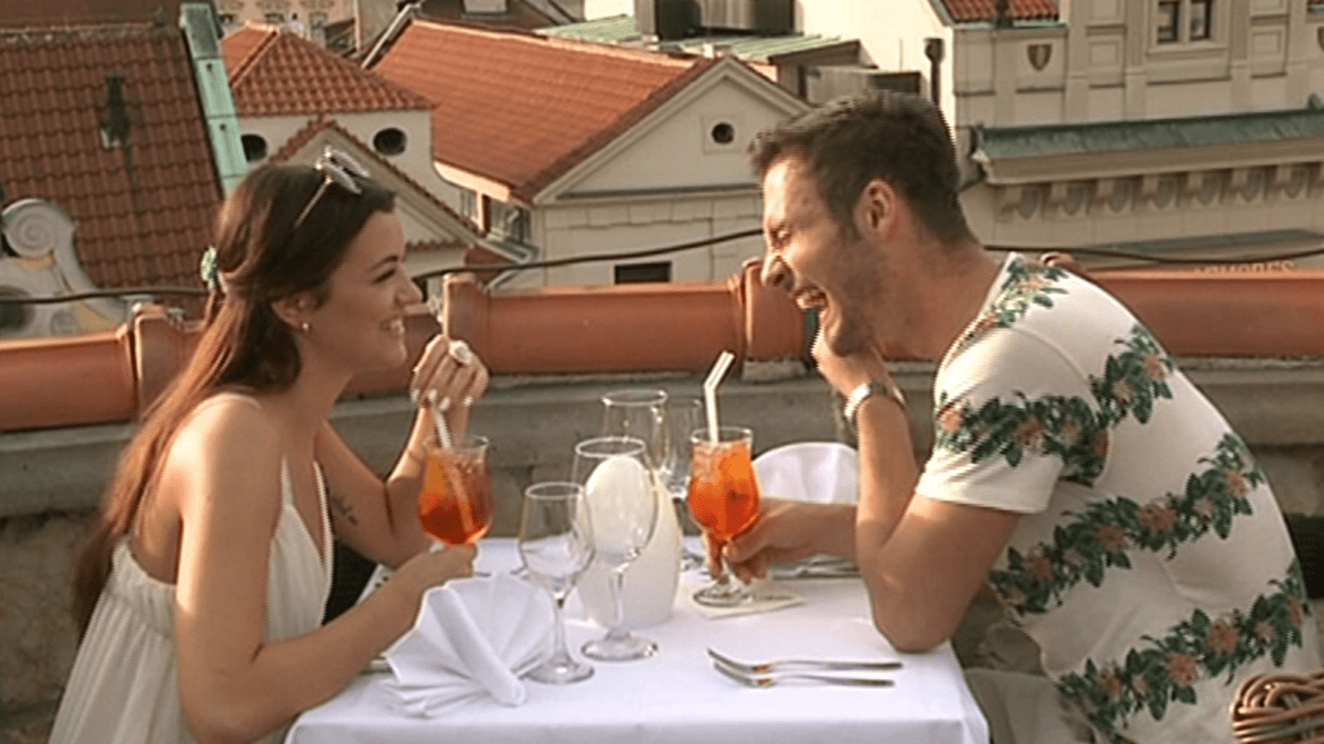 Video VIP zprávy: Adam, Jitka a jejich romantické rande nad pražskými střechami