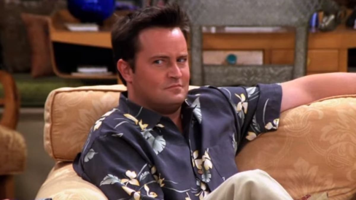 Chandler Bing v seriálu Přátelé. Tenkrát vypadal ještě skvěle.
