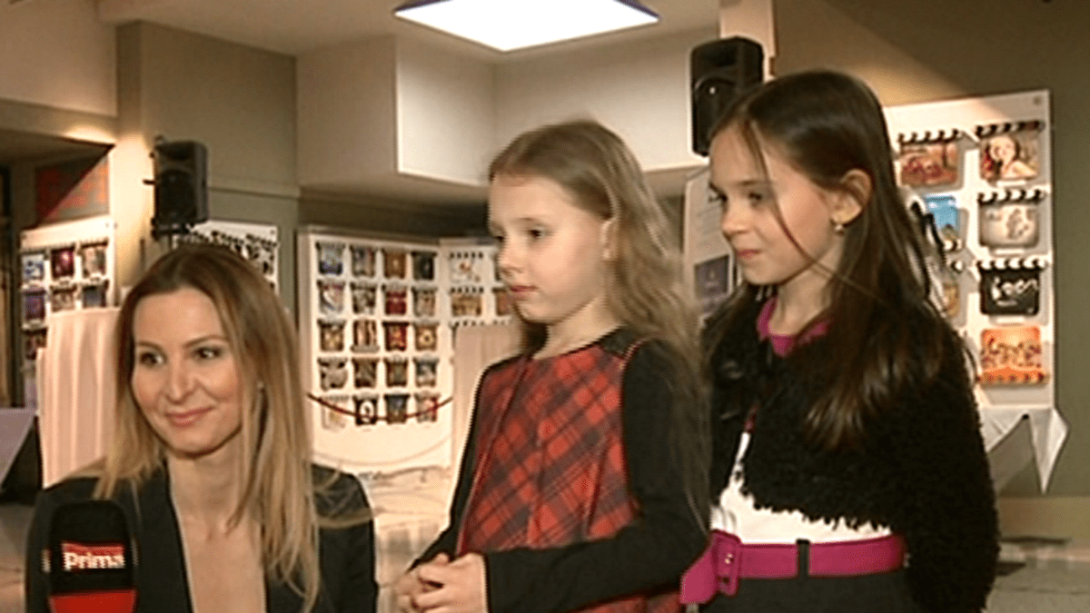 Video VIP zprávy: Dnes budou mít obě dcery Karla Gotta svou první premiéru. Jak se na ni těší?