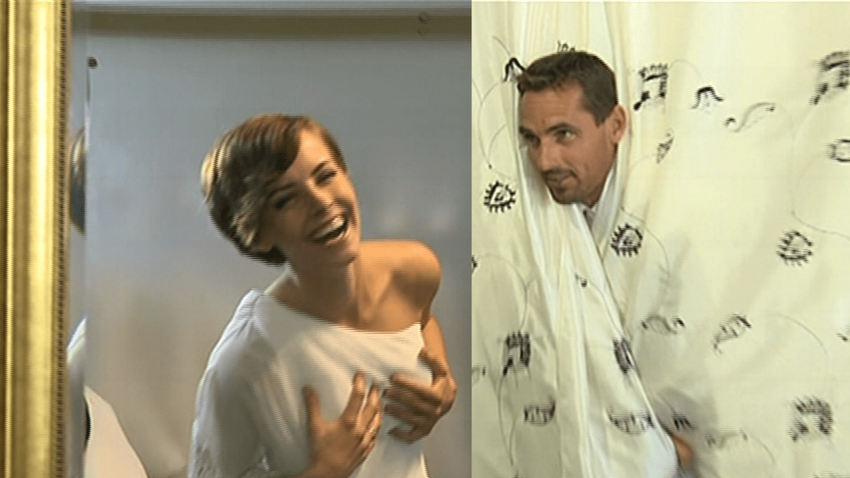 Video VIP zprávy: Noví moderátoři Gábina Kratochvílová a Roman Šebrle budou u příležitosti uvedení nového seriálu Svatby v Benátkách moderovat ve svatebních šatech. Podívejte se!