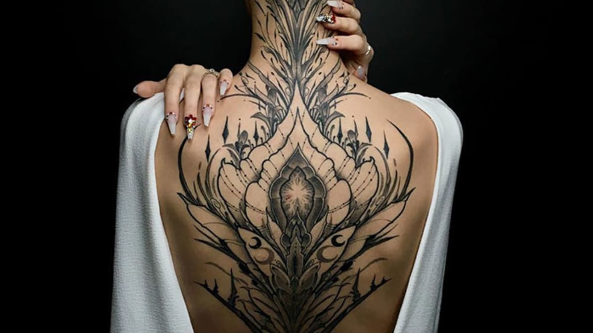 Úžasná tetování na zádech 15