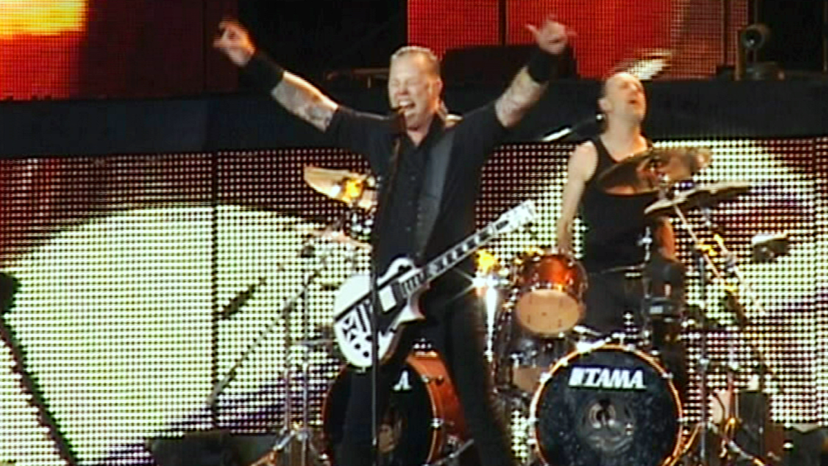 Video VIP zprávy: Legendární skupina Metallica bouřila Prahou
