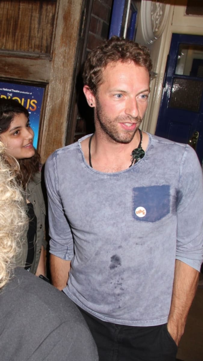 Chris Martin je zpěvákem britské kapely Coldplay