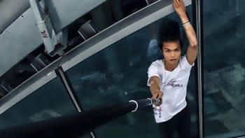 VIDEO: Muž chtěl vyšplhat na mrakodrap, místo toho omylem natočil svou smrt! Tyto záběry děsí interenet!
