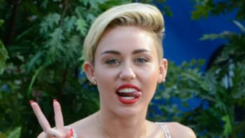 Miley Cyrus šokovala: V ranní show vystoupila polonahá