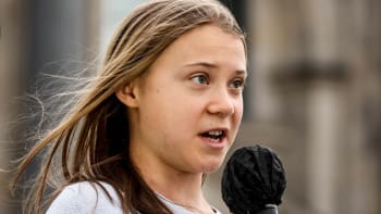 Greta Thunberg brutálně utřela nenáviděného influencera. Vážně kvůli ní skončil ve vězení?