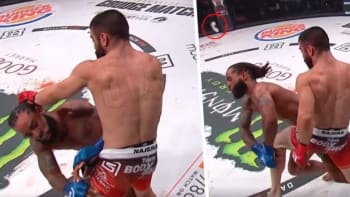 VIDEO: Brutálním úderem kolenem do hlavy vyřadil při zápase MMA soupeře! Podívejte se, co mu přitom vyrazil z úst
