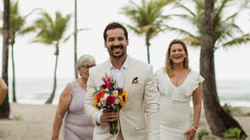 FOTO: Týpek se oženil sám se sebou poté, co ho opustil snoubenec. Koukejte, jak byl na svatbě šťastný