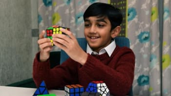 11letý chlapec je malý genius! V IQ testu porazil Einsteina i Stephena Hawkinga. Kolik získal bodů?