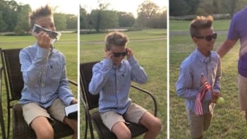 VIDEO: Chlapec dostane speciální brýle, díky kterým poprvé vidí barvy! Jeho reakce vás dojme