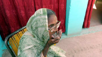 NECHUTNÉ: Žena z Indie sní denně kilogram písku!