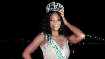 FOTO: Miss Irska se poprvé stala černoška. Podívejte se, jak vypadá jejich nová královna krásy
