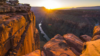 Turista si chtěl pořídit cool selfíčko z Grand Canyonu! Spadl 300 metrů a zabil se