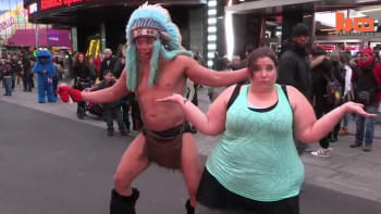 VIDEO: XXXXL tanečnice válcuje internet. Proč Whitney přibrala 90 kilo?