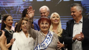 FOTO: 86letá žena vyhrála v kontroverzní soutěži krásy. Jak vypadá nová Miss přeživší holokaustu?