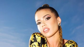 GALERIE: Sexy rapperka chce dobýt svět pop music! Její klipy jsou zatraceně žhavá podívaná