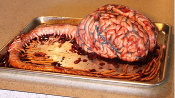 GALERIE: Žena peče nechutné dorty, které vypadají jako lidské orgány! Z jejich fotek se vám udělá zle