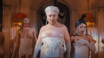 VIDEO: Transsexuální zpěvák Sam Smith čelí kritice kvůli novému klipu. Je tohle hudba, nebo porno?