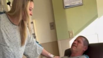 VIDEO: Dcera otci darovala ledvinu. Jeho dojemná reakce rozplakala internet
