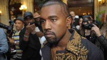 FOTO: Slavný rapper naštval fanoušky, změnil si jméno na stupidní YE! Proč to udělal?