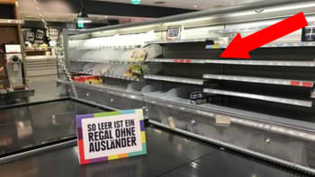 GALERIE: Supermarket bojuje proti rasismu a xenofobii, proto stáhl z regálů zahraniční zboží. Výsledek je neskutečný!
