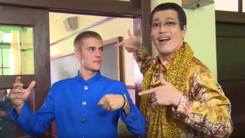 VIDEO: Justin Bieber se sešel s autorem songu PPAP a vznikl z toho tenhle bizár! Bude z toho šílený megahit?