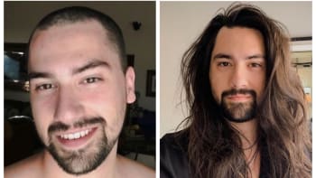 Lidé, kteří si nechali narůst dlouhé vlasy