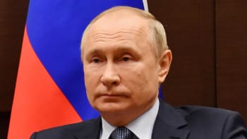 Muž, který nosil Putinovi nukleární kufřík, byl nalezen v kaluži krve! Údajně se pokusil zabít