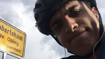 DOJEMNÝ PŘÍBĚH: Student ujel na kole 3 tisíce kilometrů, aby mohl strávit karanténu se svými rodiči